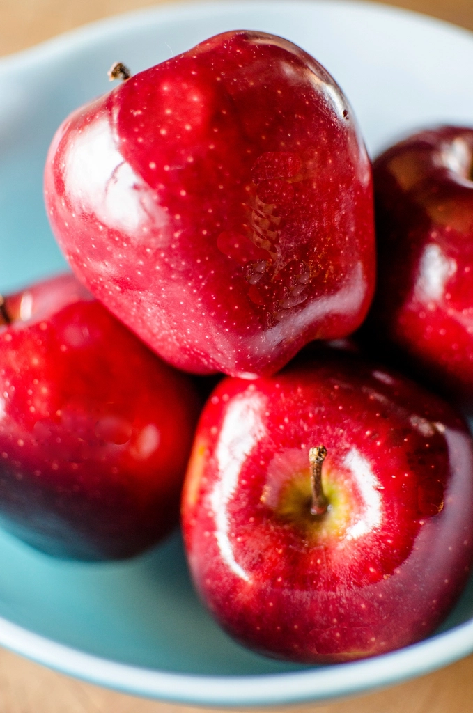 Fresh Washington apples